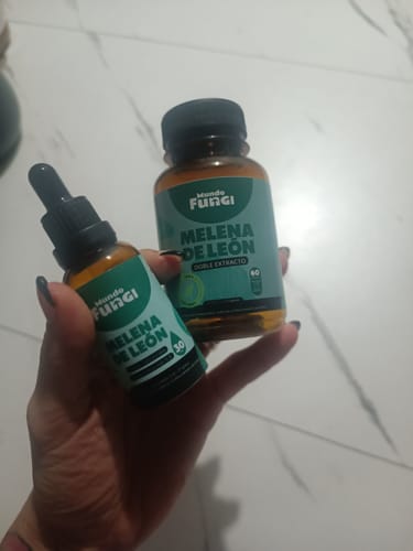 Customer photo review of Melena de León Cápsulas + Gotas - Extracto Ultra Concentrado