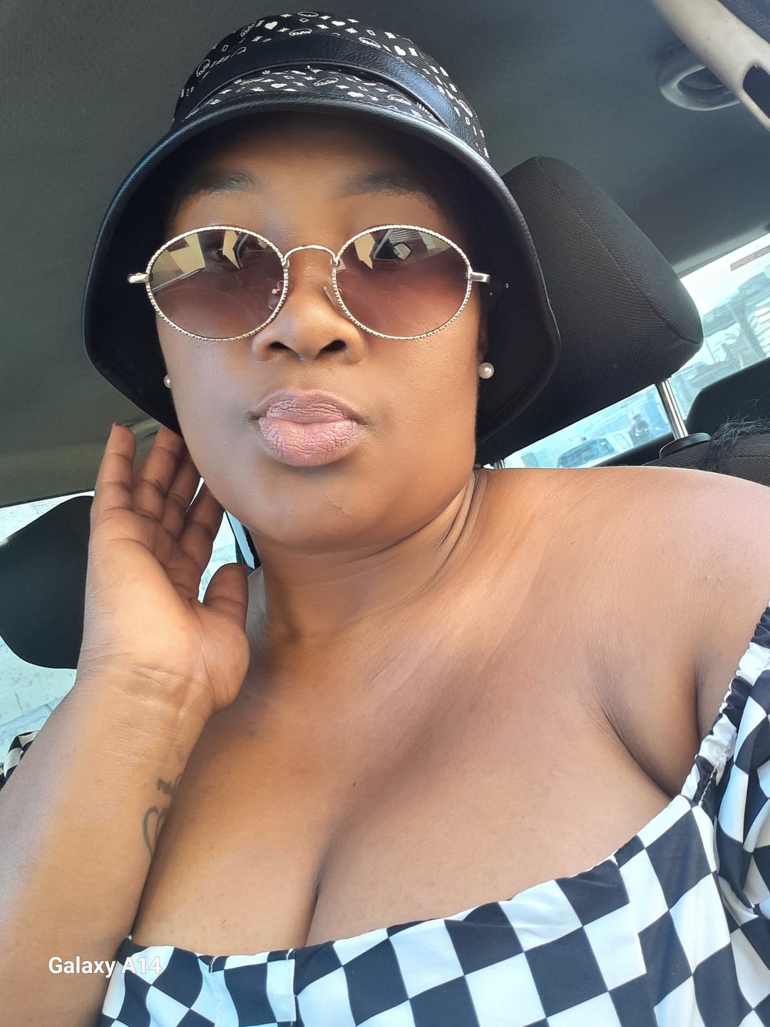 Customer photo review of Era Bucket Hat