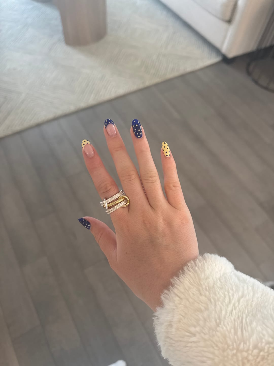 Customer photo review of Quintuplet Interlocking Bare Links Ring