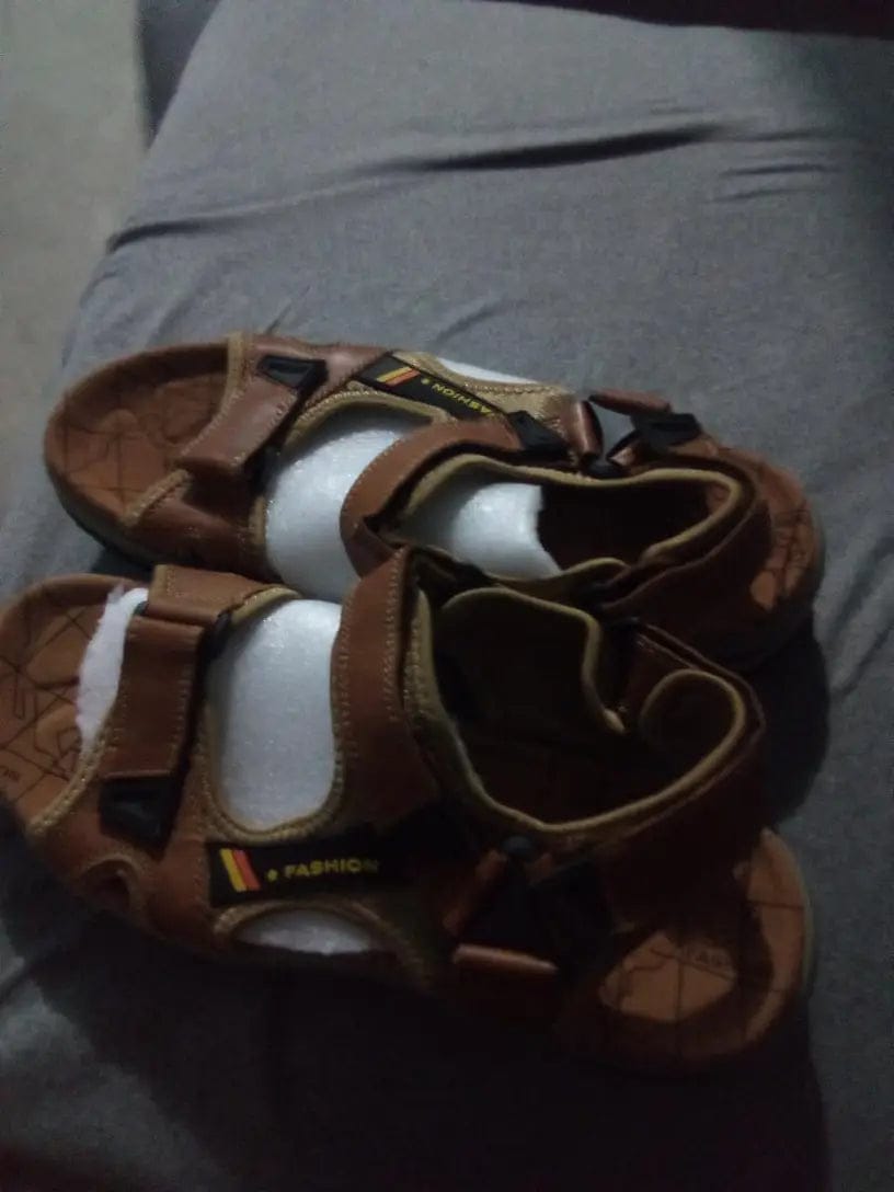 Customer photo review of 💯Summer Collection 💯Men's Orthopedic Leather Sandals – Breathable, Adjustable, Air Cushion