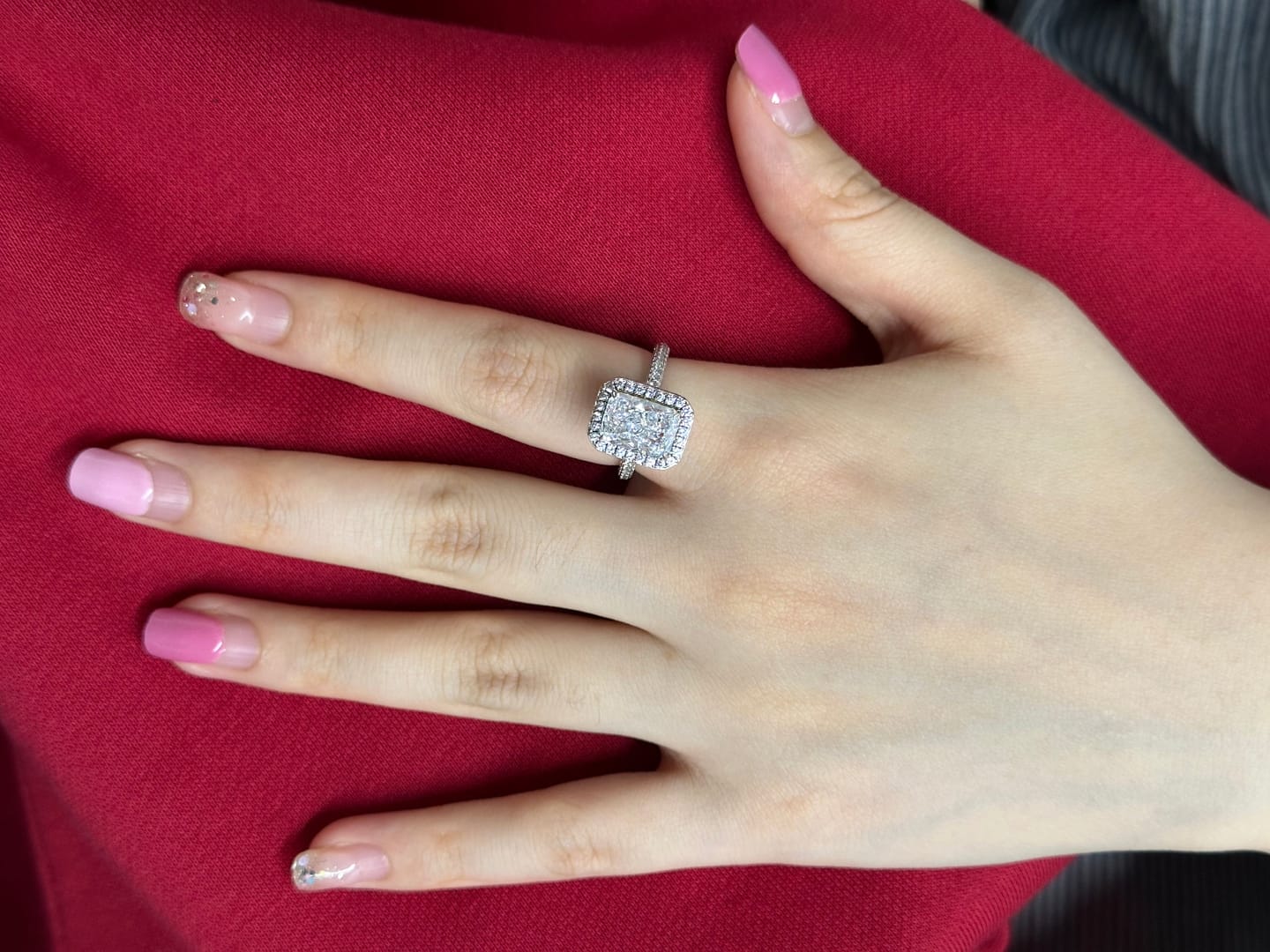 Customer photo review of S925 Noble Halo 3.5Ct Radiant Cut Engagement Ring Vintage Ring For Everyday Wear