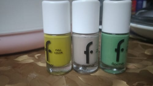 Customer photo review of Flormar FULL COLOR NAIL POLISH