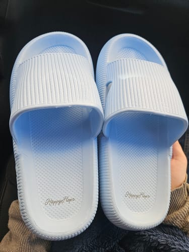 Customer photo review of HappyFlops