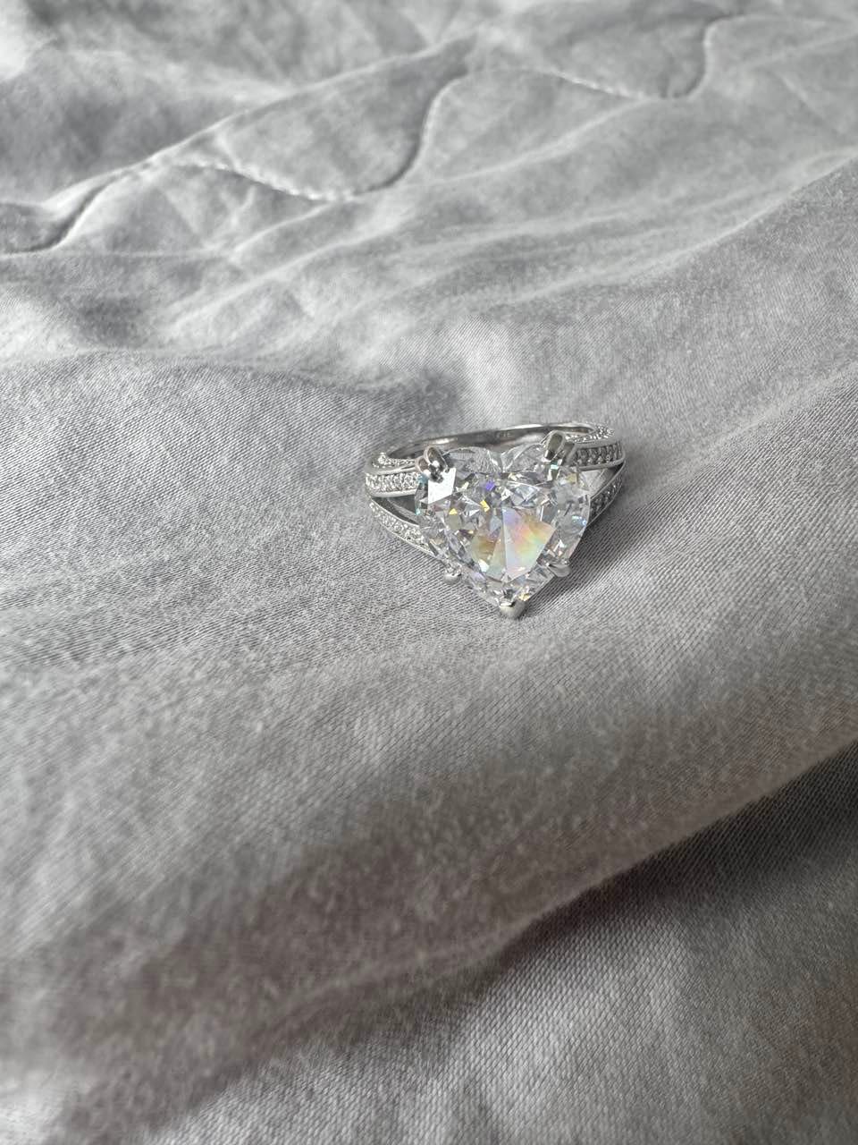 Customer photo review of Louily Exquisite 5.0 Carat Heart Cut Engagement Ring In Sterling Silver