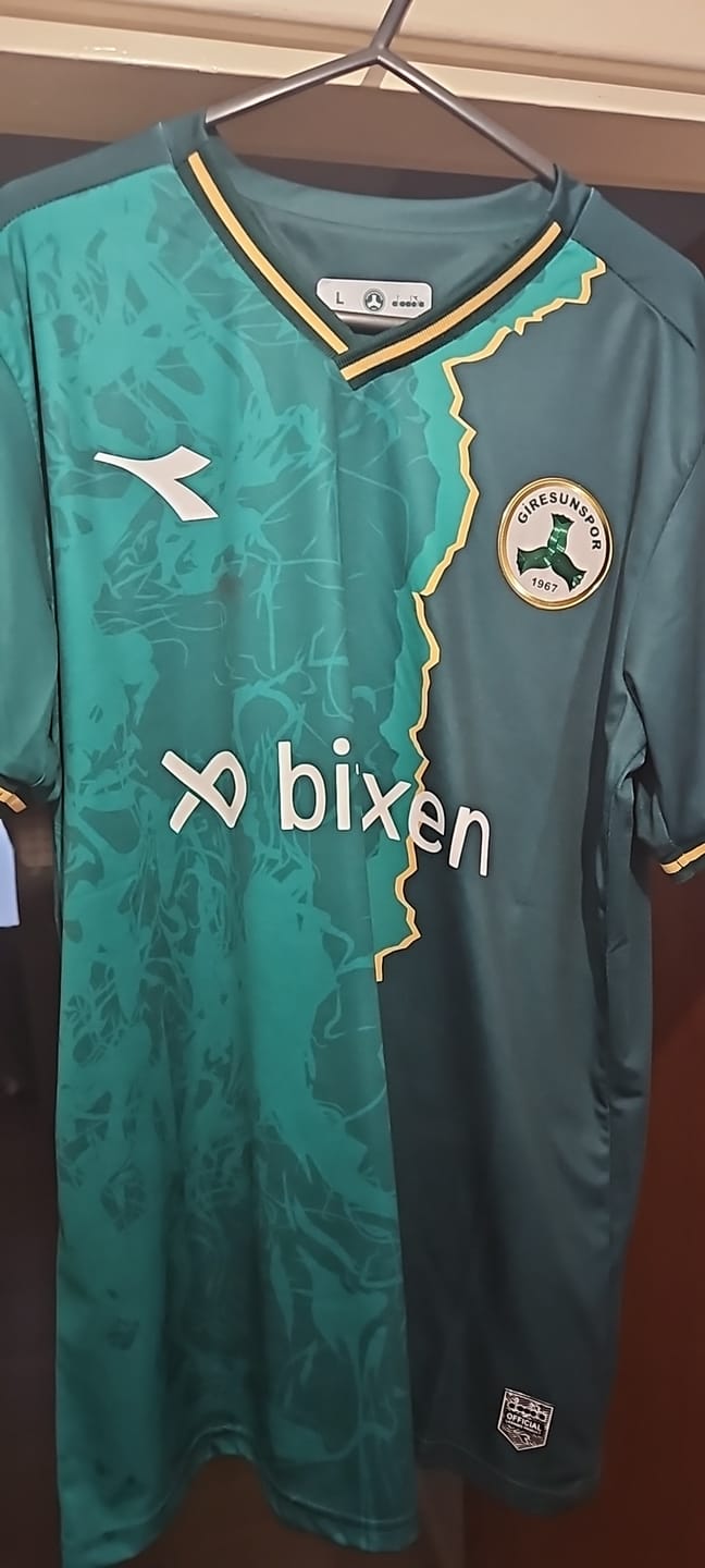 Customer photo review of Men’s Mystery Football Shirt Box