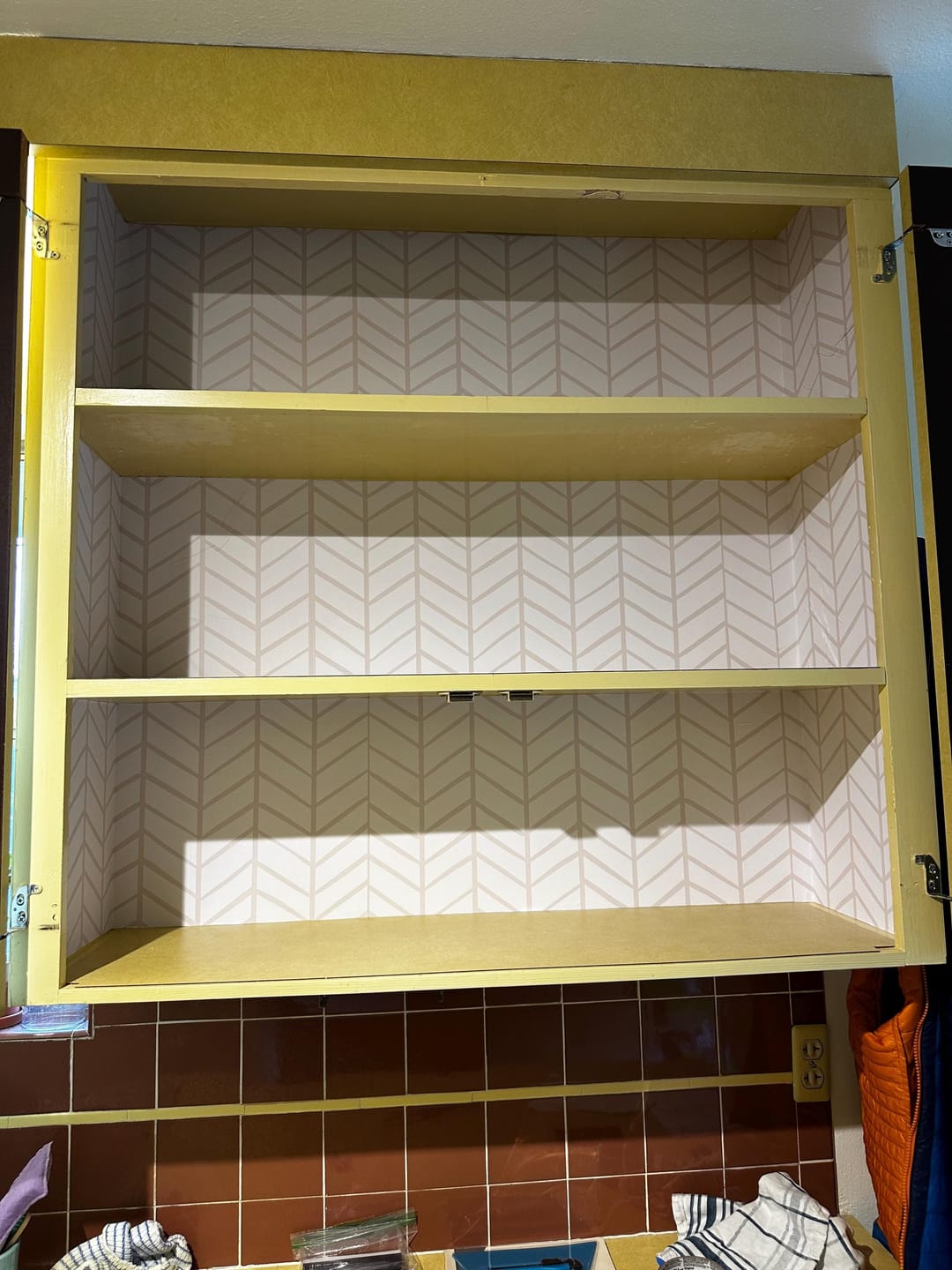 Customer photo review of Abstract Wave Wallpaper