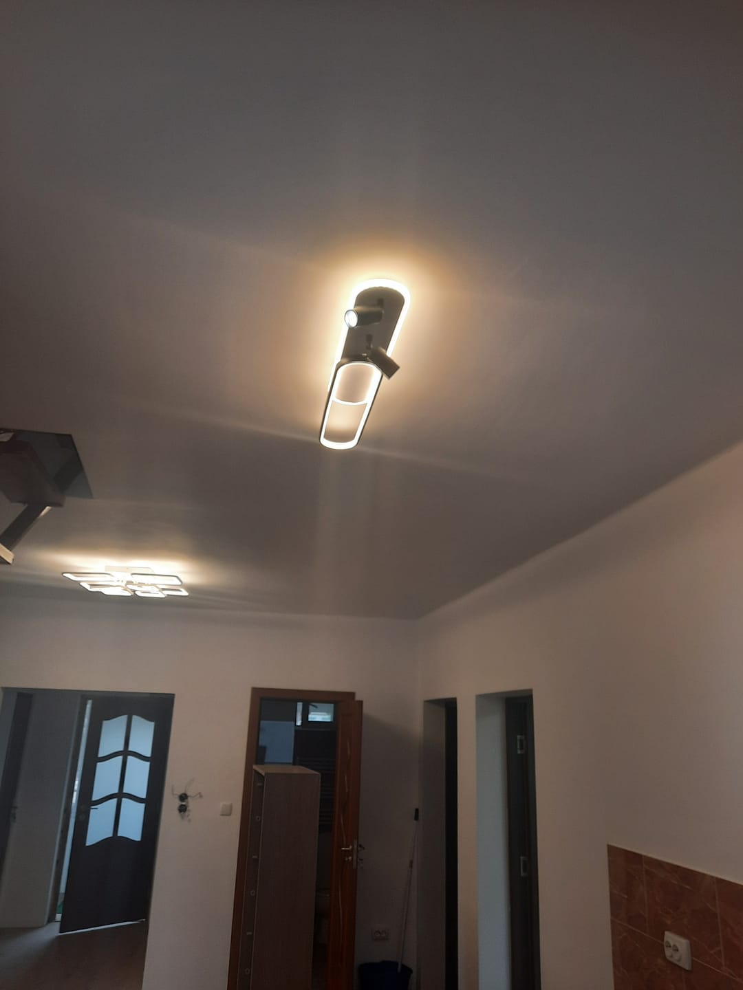 Customer photo review of Aplica LED Cu Spoturi 80cm Alb+Negru Echivalent 200W