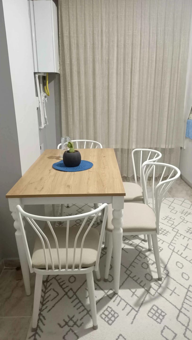 Customer photo review of Rani JC102 Mutfak Masa Sandalye Takımı Sepet Ceviz - Beyaz
