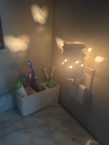 Customer photo review of Farmhouse Pluggable Wax Warmer