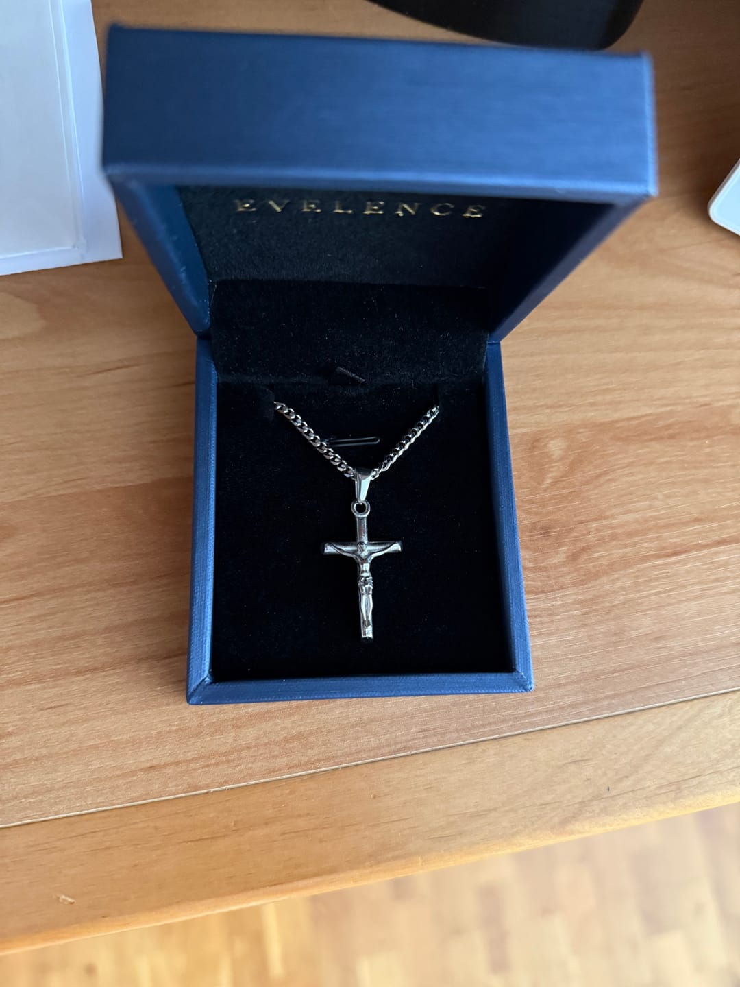 Customer photo review of Kruzifix Anhänger - Silber