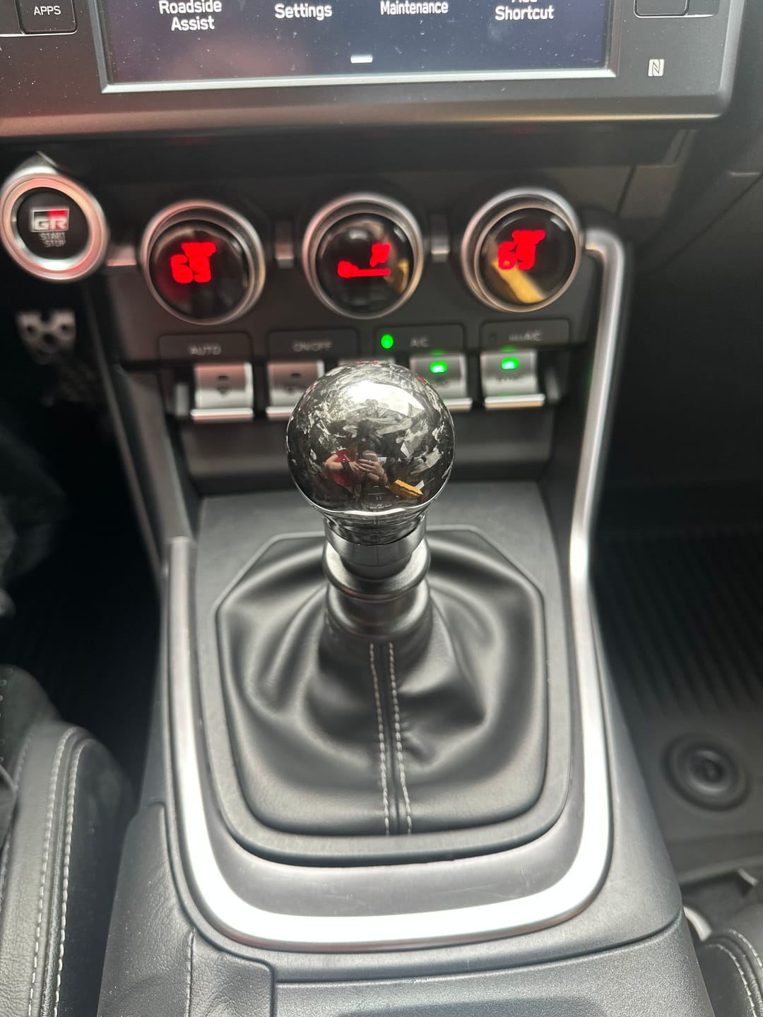 Customer photo review of Weighted Forged Carbon Fiber Shift Knob