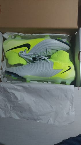 Customer photo review of Nike Phantom Luna II Elite FG