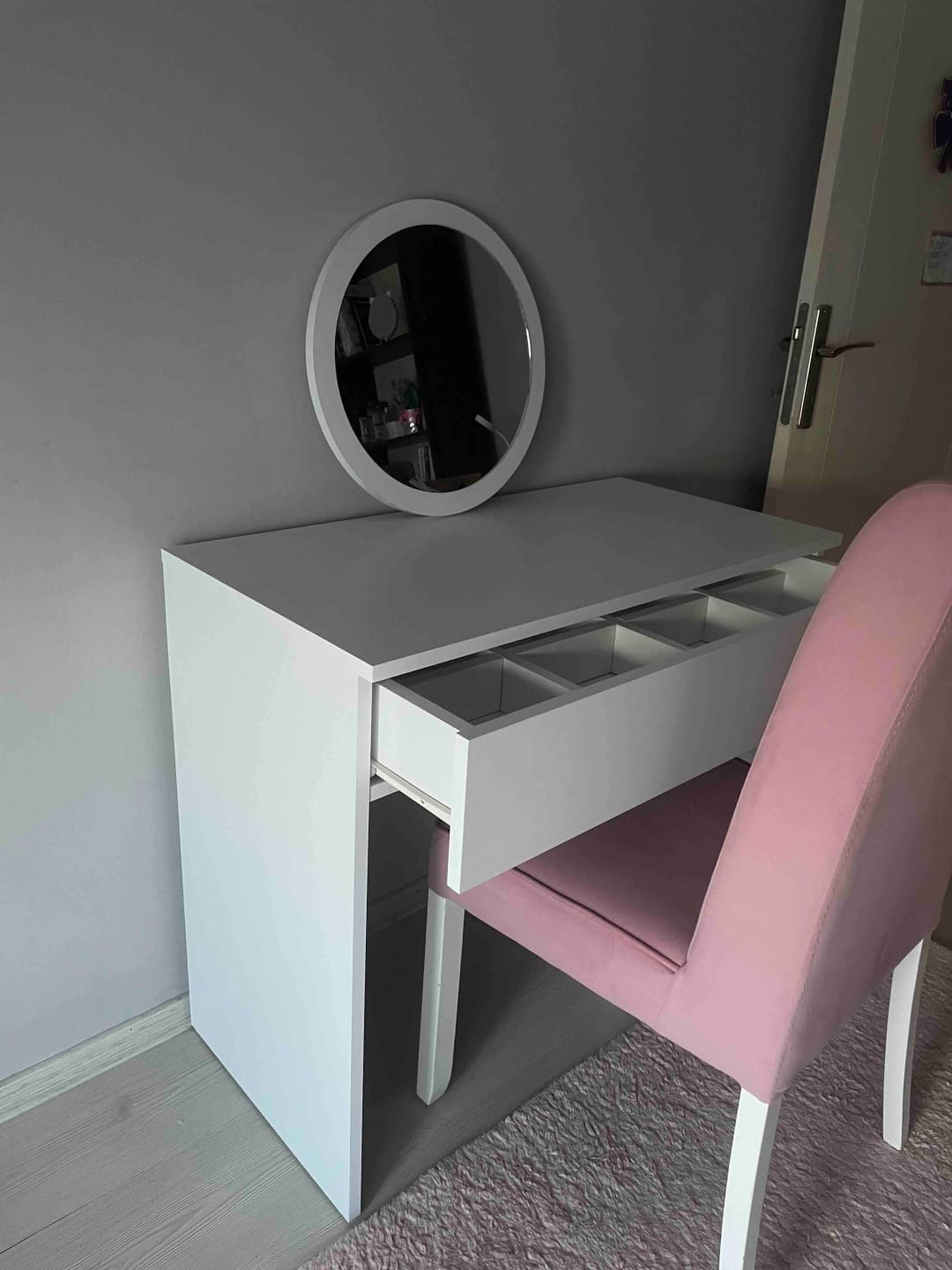 Customer photo review of Rani BJ104 Makyaj Tuvalet Masası Tek Çekmeceli Takı Düzenleyici Beyaz