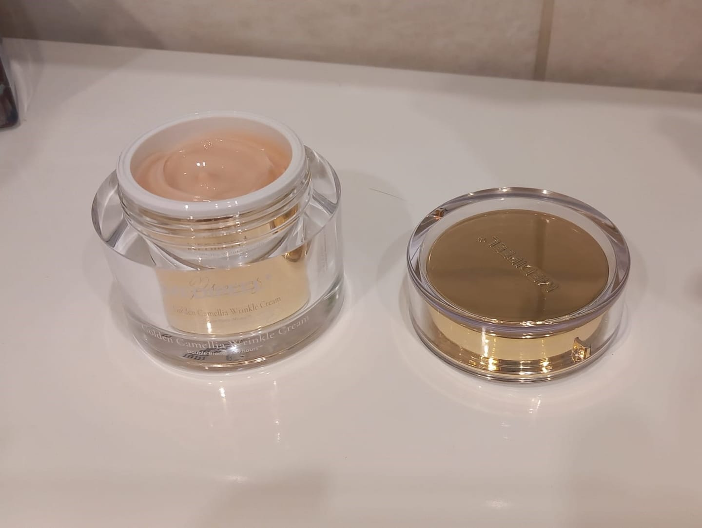 Customer photo review of Premium līmeņa ādu atjaunojošs krēms ar kamēlijas ekstraktu MEDI-PEEL Premium Golden Camellia Wrinkle Cream