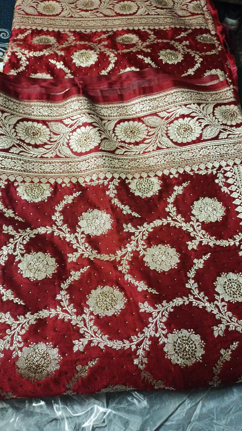 Customer photo review of Maroon Murmuri Jaal Stone Katan Silk Banarasi Saree