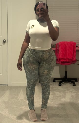 Customer photo review of CAMO SCULPT V-CUT LEGGING