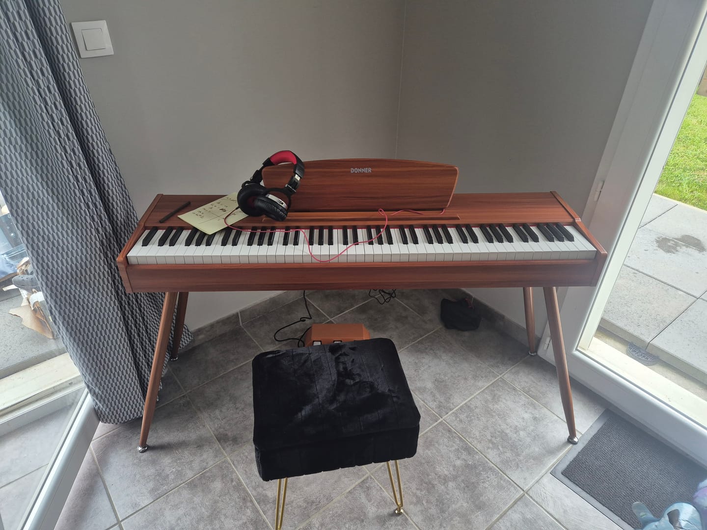 Customer photo review of Donner DDP-80 Piano numérique domestique 88 touches Style boisé