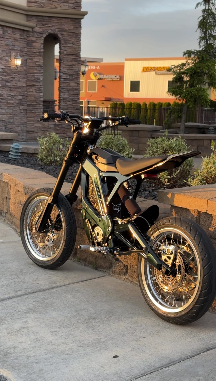 Customer photo review of Black - FangMoto Grip Donuts