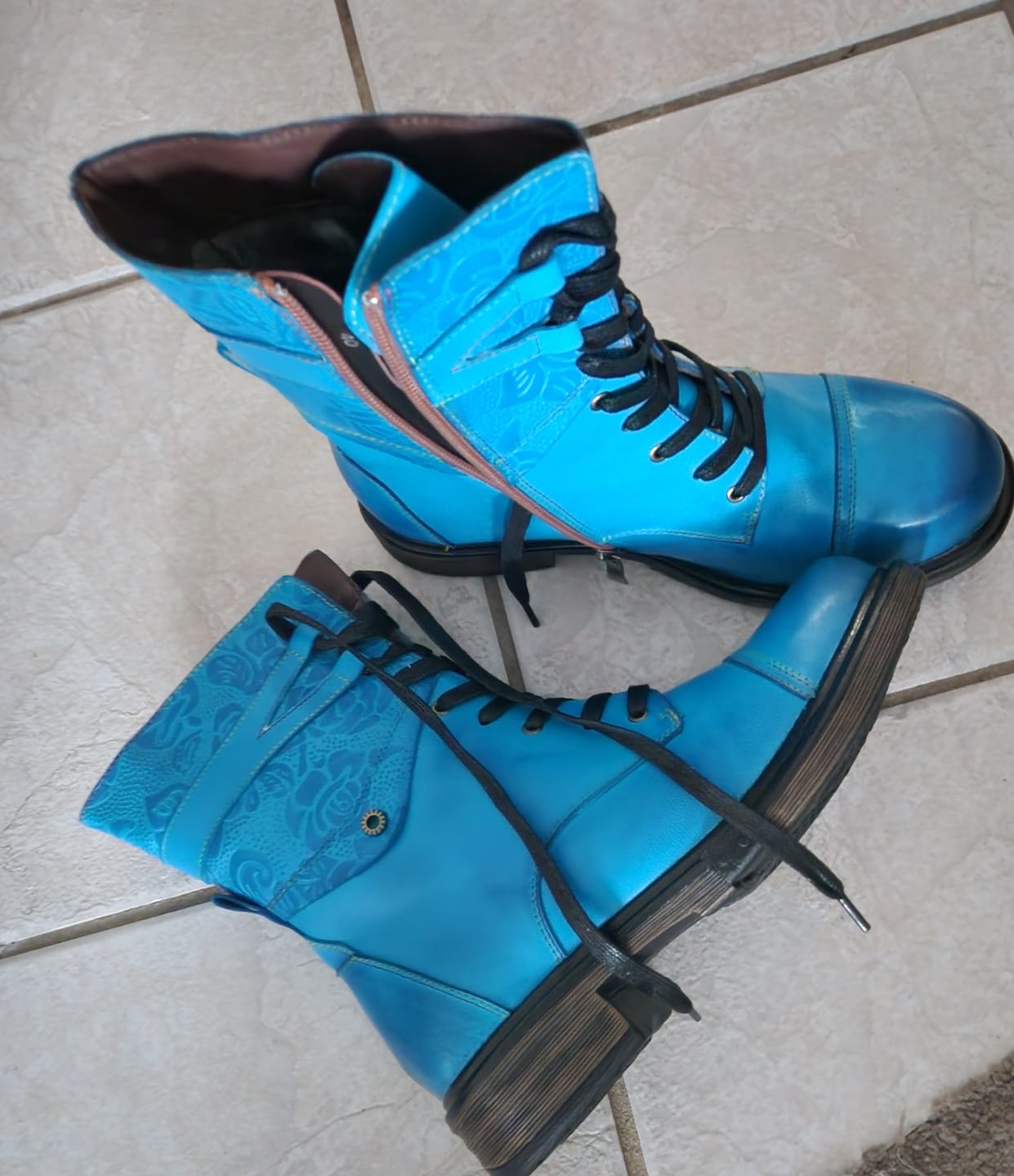 Customer photo review of Comfortable Genuine Leather Boots With Laces And Inside Zippers