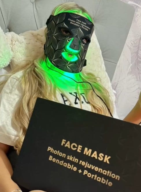Customer photo review of LUMYHEALTH™ LED Red Light Therapy Face Mask(8 Colors)
