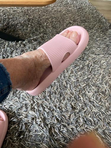 Customer photo review of HappyFlops Limited Editions