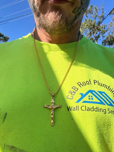 Customer photo review of FREE Today: Christ Jewelry Crucifix Pendant Charm Necklace