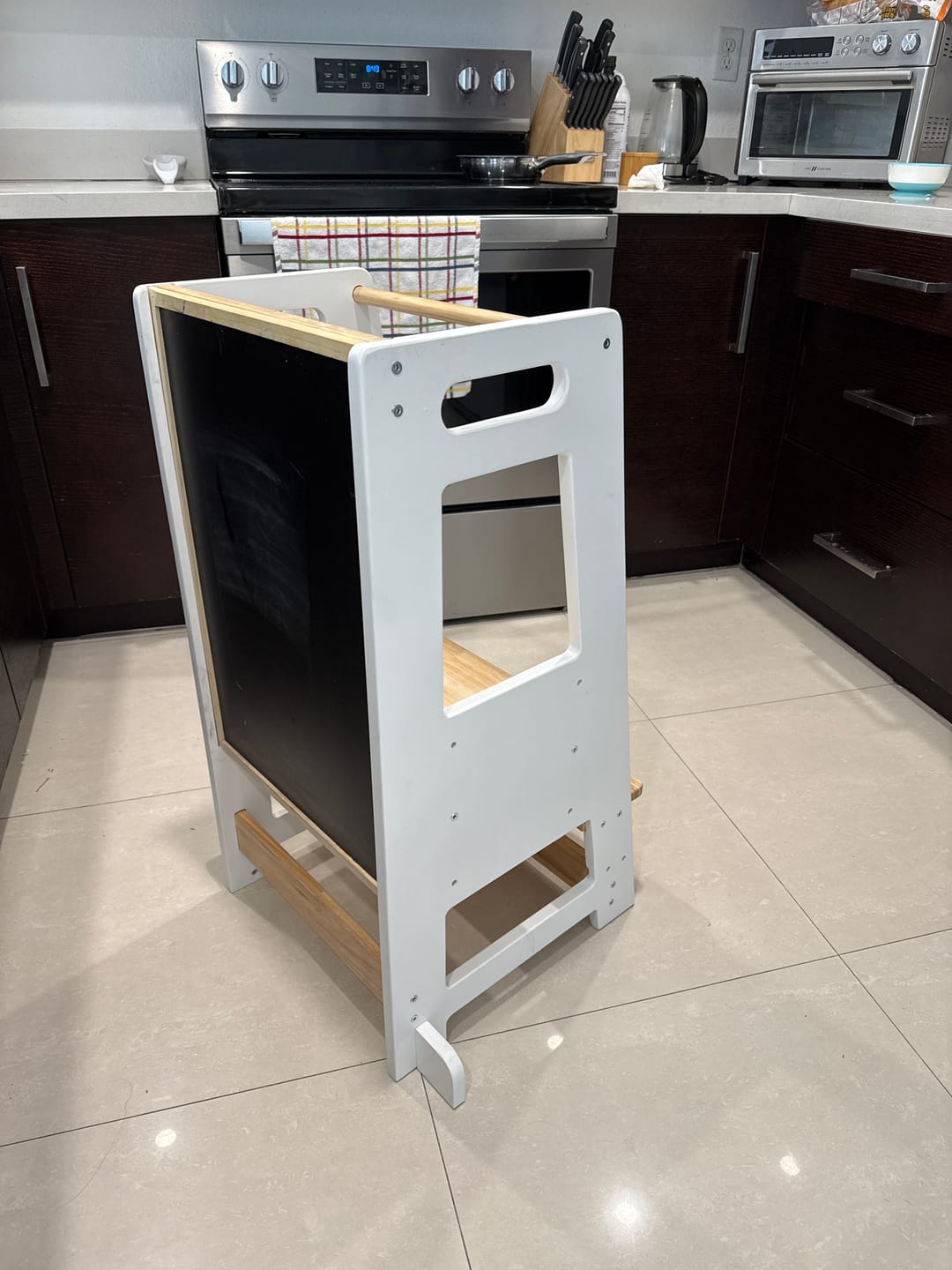 Customer photo review of HARPPA Nordo | Toddler Kitchen Tower