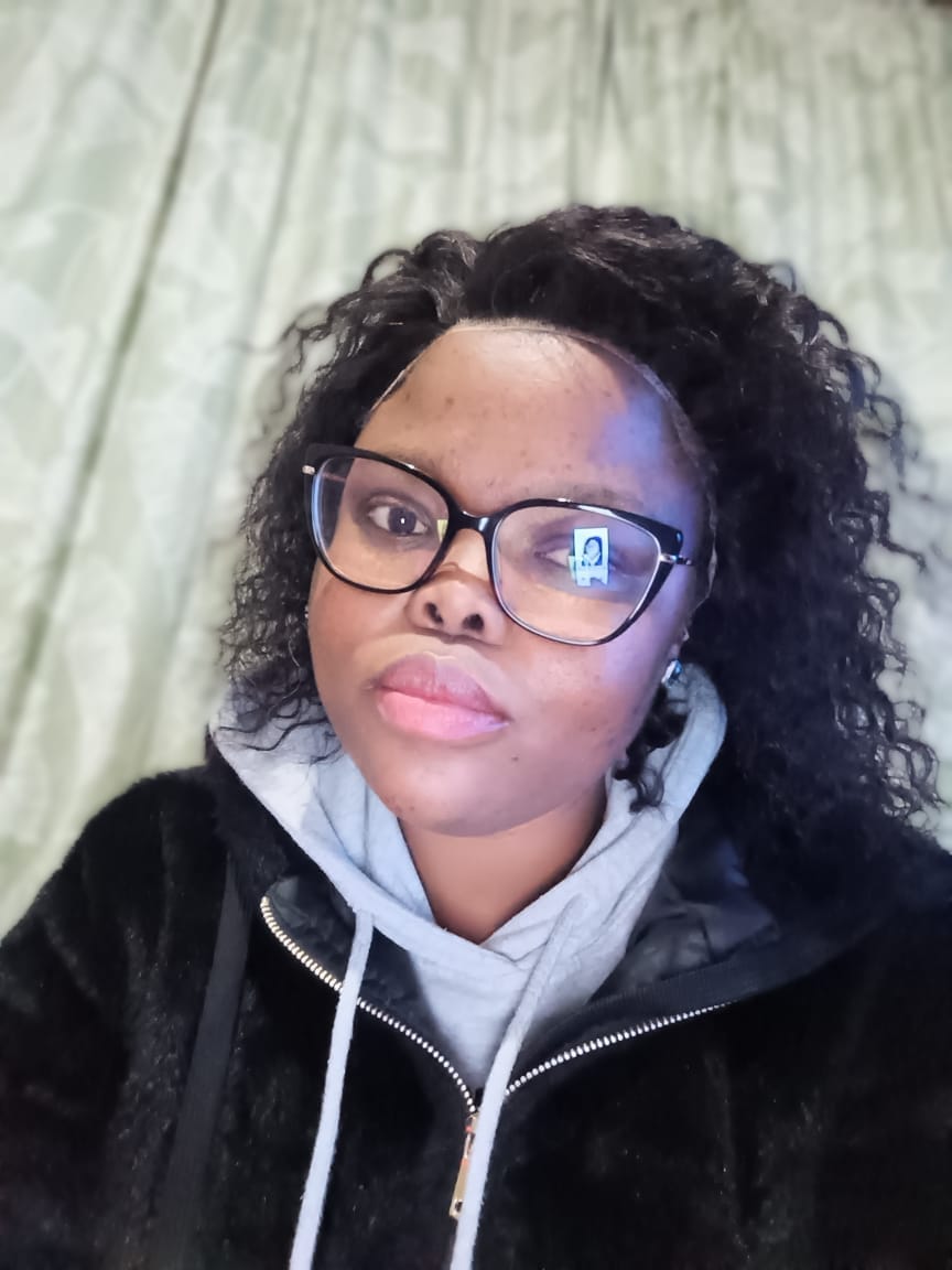 Customer photo review of Brazilian Lace Front Wig Deep Wave - 1B - 10"