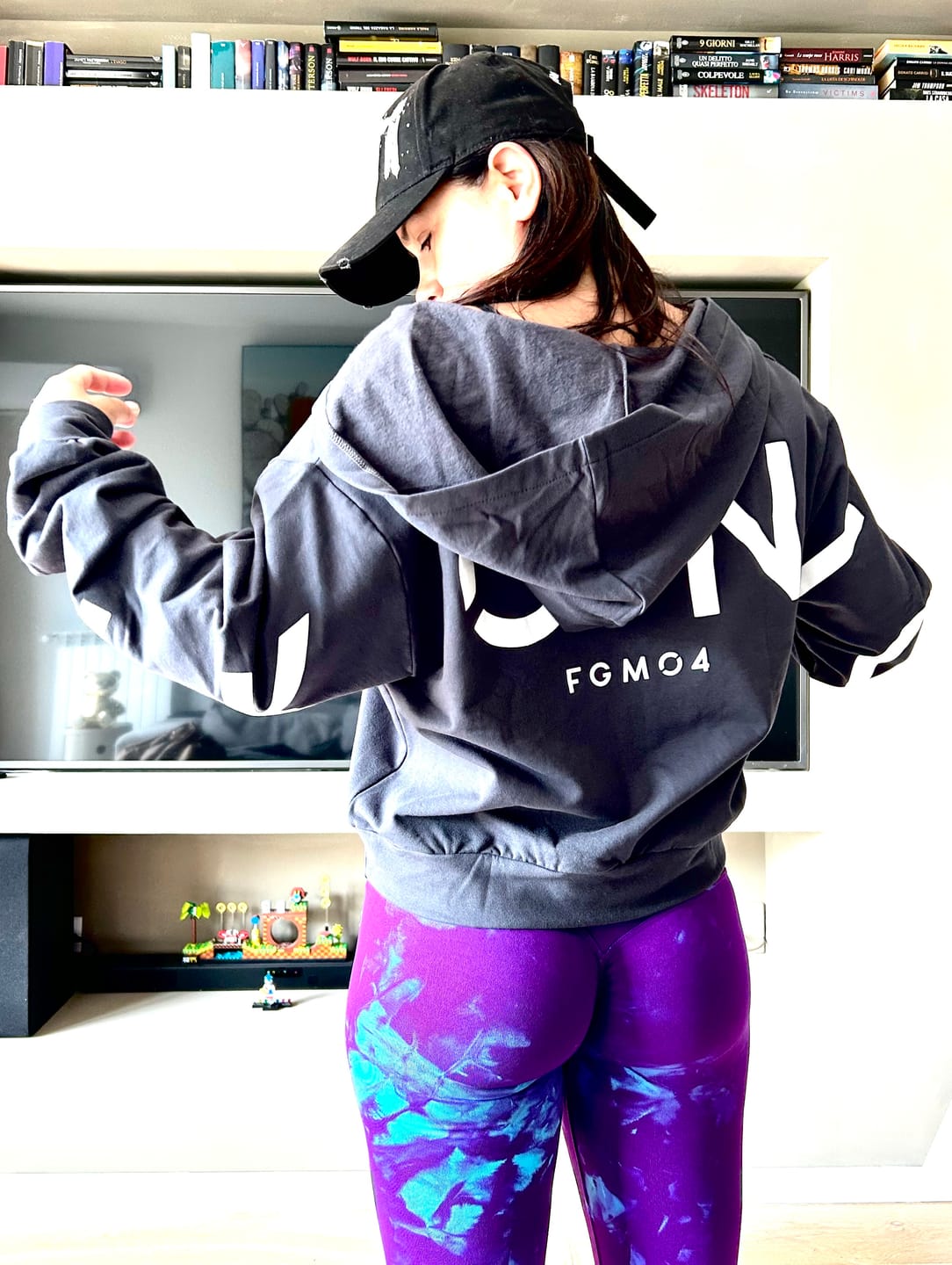 Customer photo review of Felpa Over Cappuccio FLAG Donna Grigio Piombo