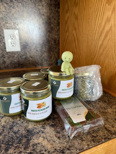 Customer photo review of Dubai Knafeh Pistachio Chocolate Bar