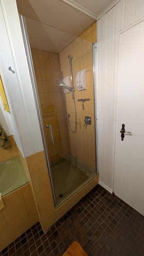 Customer photo review of SONNI Dusche Nischentür Duschtür ESG Glastür mit Nano Beschichtung 70-90cm Höhe 185/195cm