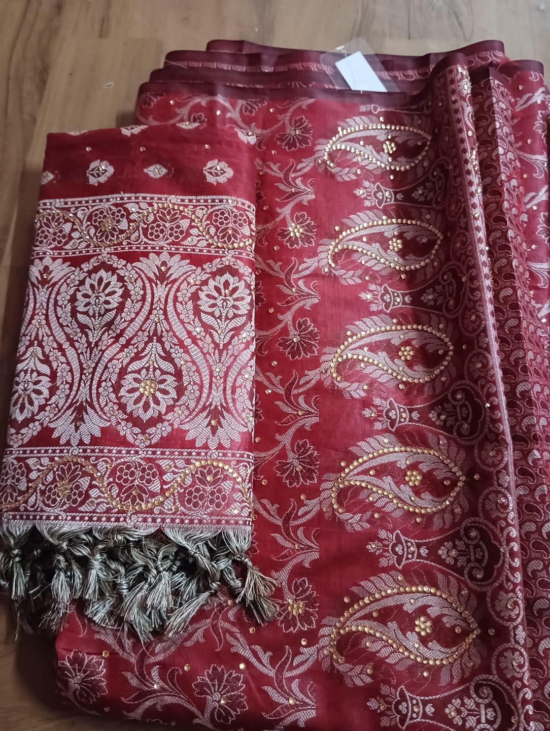 Customer photo review of Dark Maroon Surahi Jaal Cotton Silk Banarasi Suit