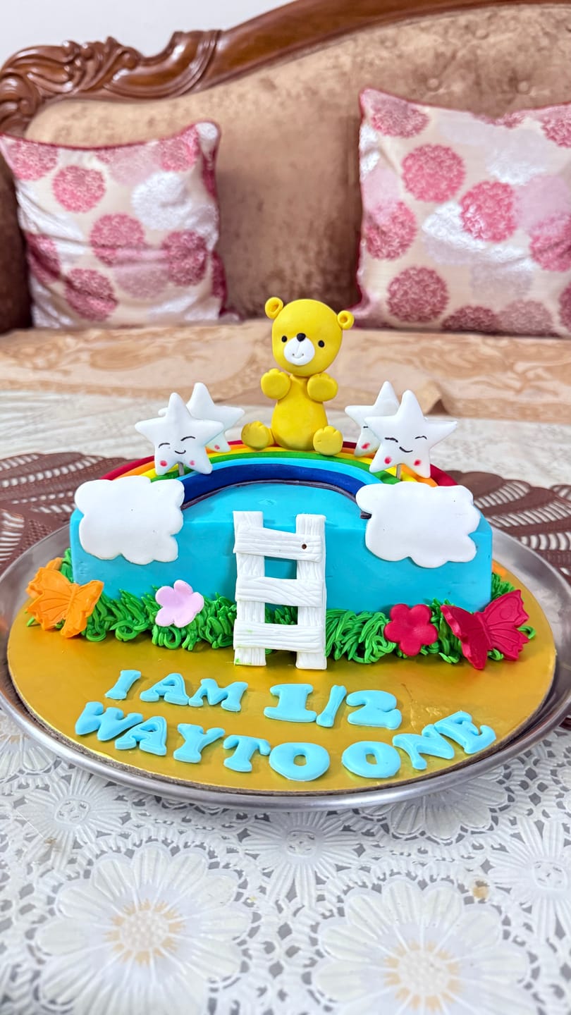 Customer photo review of Teddy Half Design Cake