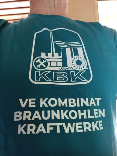 Customer photo review of PREMIUM SHIRT UNISEX • VE KOMBINAT BRAUNKOHLENKRAFTWERKE JÄNSCHWALDE