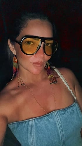 Customer photo review of Óculos Veneto