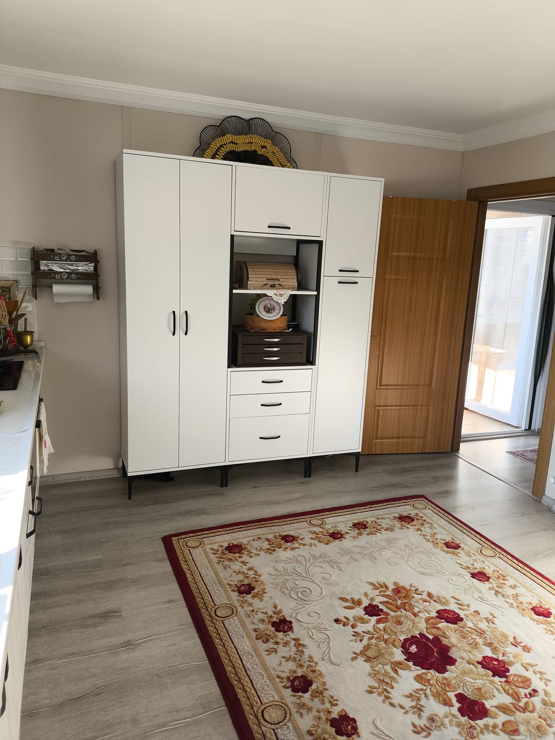 Customer photo review of Rani JE144 Çok Amaçlı Dolap 5 Kapaklı 3 Çekmeceli Kiler Mutfak Dolabı Beyaz