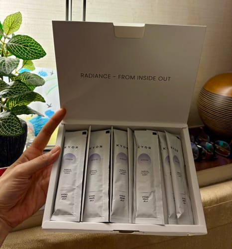Customer photo review of OUTGLOW - Radiance Tri-Factor™ Jelly
