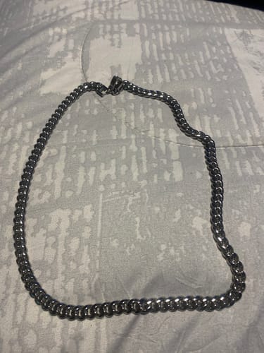 Reseña con foto de un cliente sobre Cadena Cuban Link 8mm