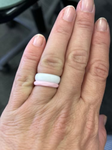 Customer photo review of The Soft Serenade - Women's Silicone Ring