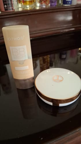 Customer photo review of O.TWO.O BEAUTY SKIN NUDE EFFECT BB CREAM