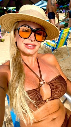 Customer photo review of Óculos Messina