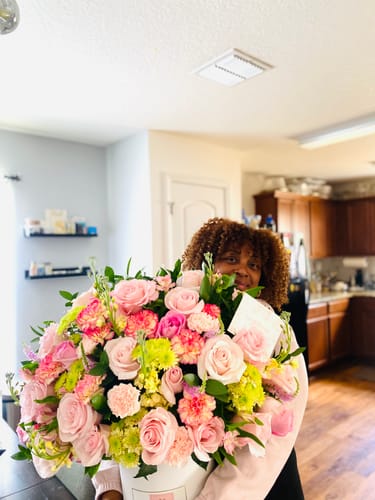 Customer photo review of Lex&Roses Pink Box