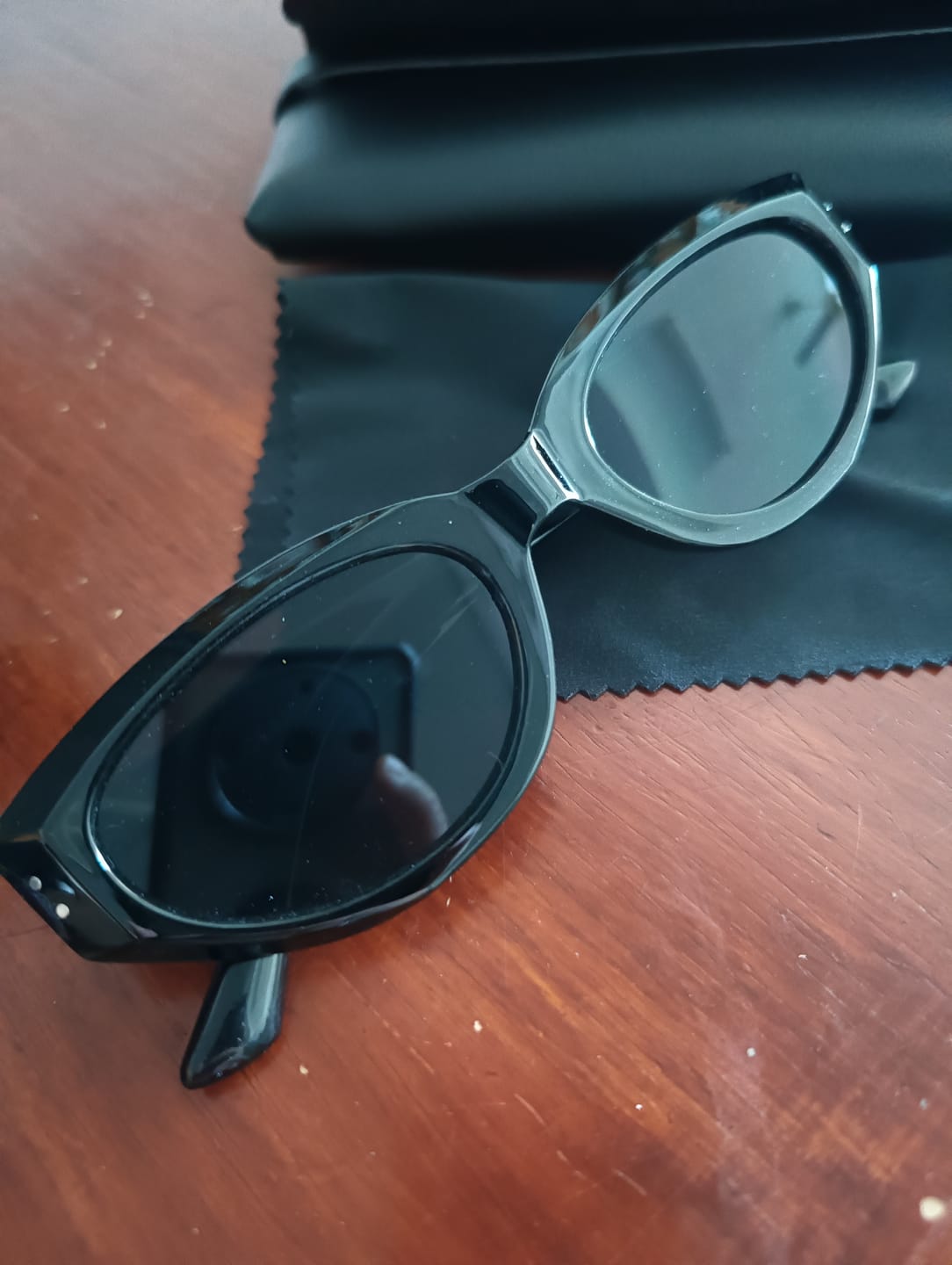 Customer photo review of Kyoto Oval Framed Sunglasses