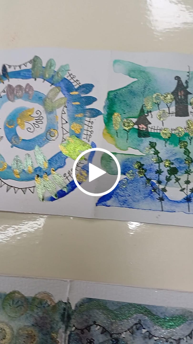 Customer video review of Luminous Treasury Box - SAVE 80€- 32 COLORS- (8 COLOR SHIFTERS, 24 SHIMMER COLORS- AND THE HOLO!)