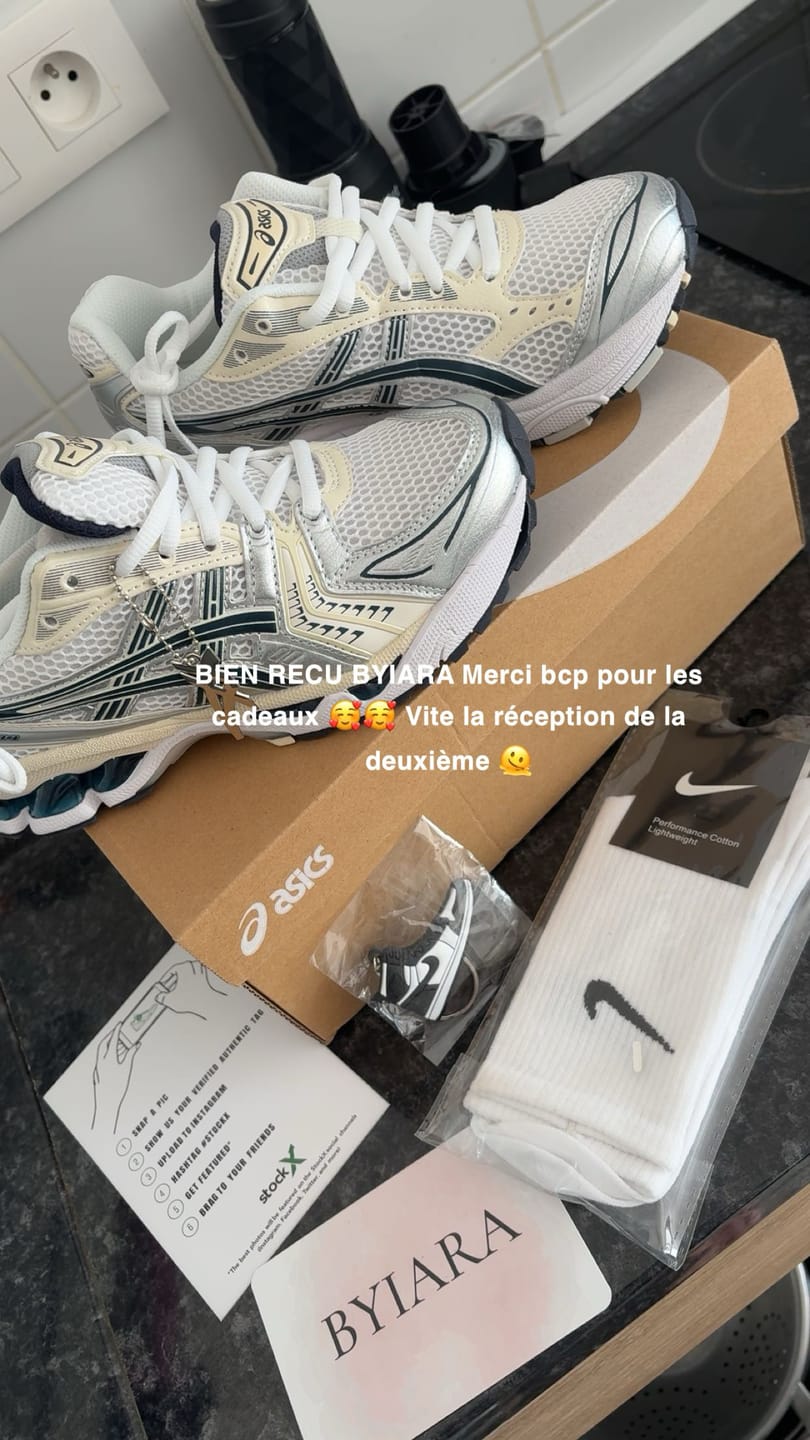 Customer photo review of ASICS baskets Gel Kayano 14 Cream Black metallic Plum