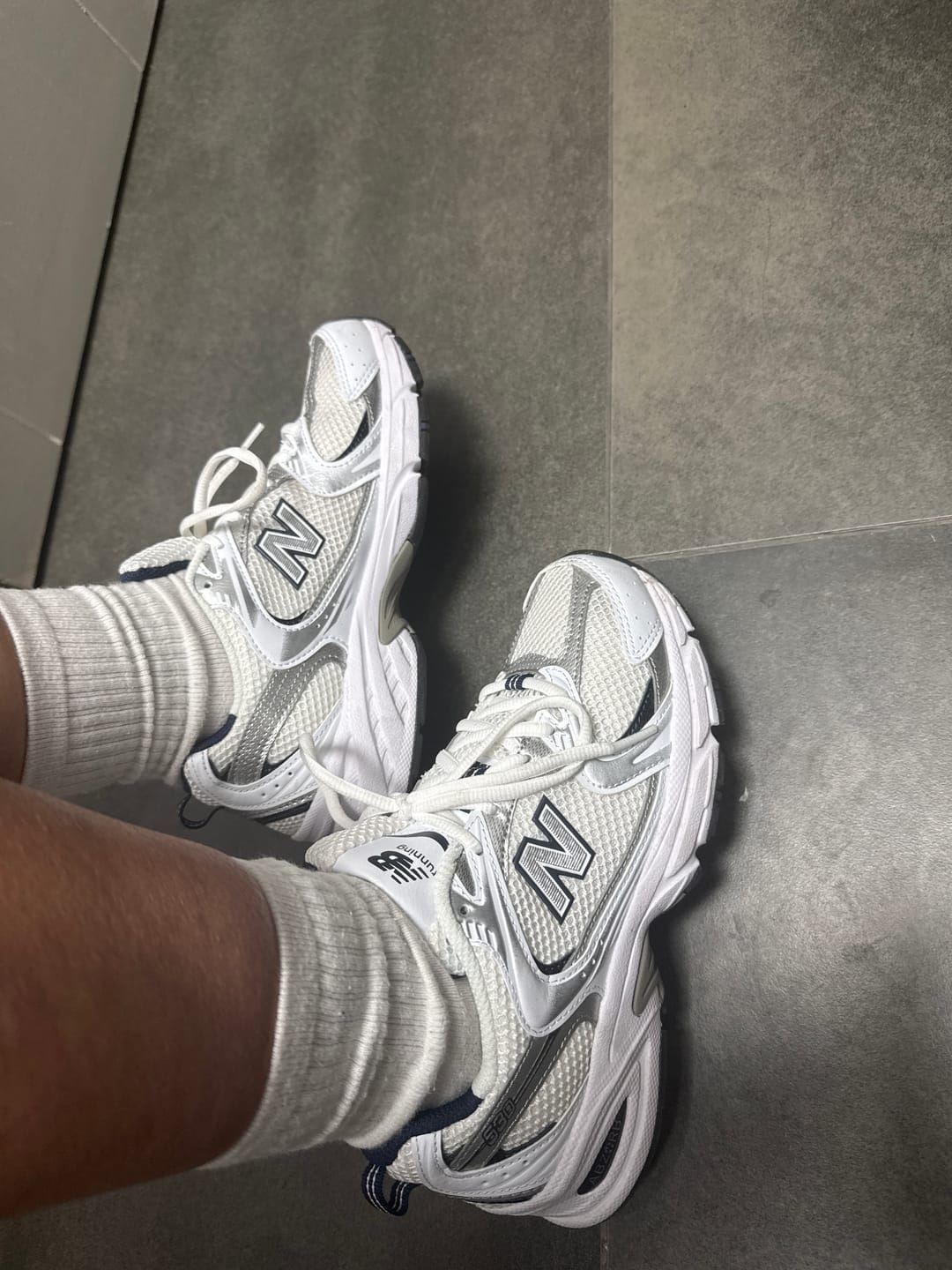 Customer photo review of Zapatilla New Balance 530 Unisex Gris