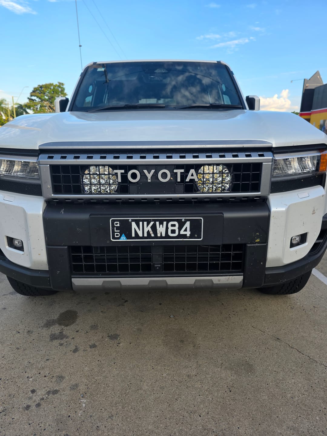 Customer photo review of Spotlight Mount - Prado LC250 Series - Behind Grille
