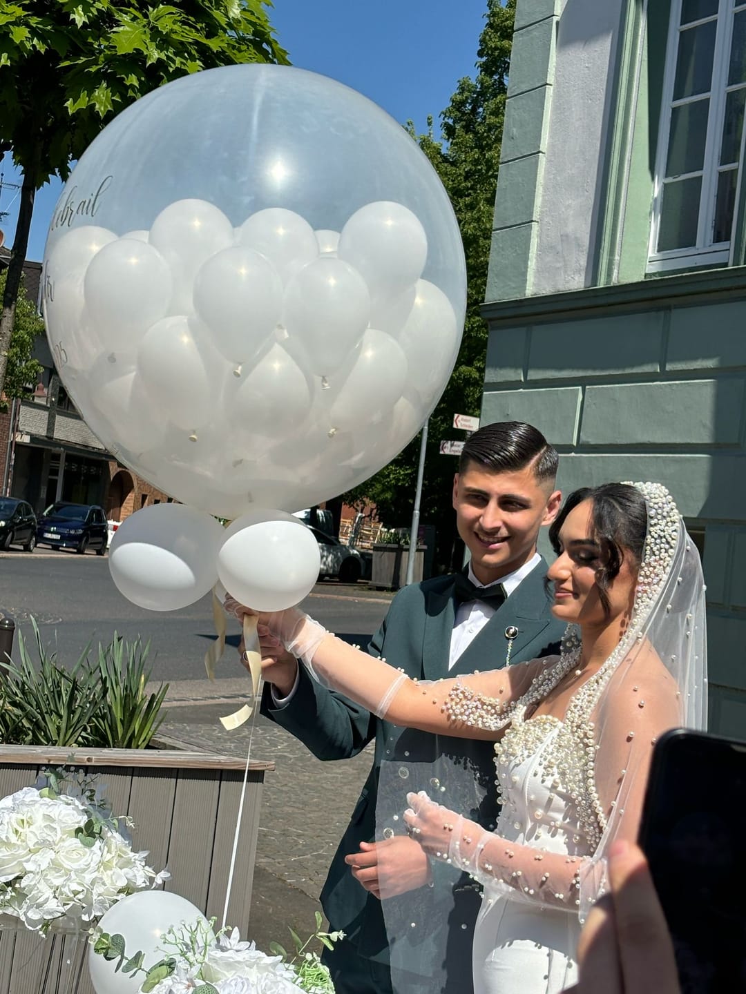 Customer photo review of Standesamt Pop Up Ballon mit Herzballons gefüllt (personalisiert) Nur auf Abholung!