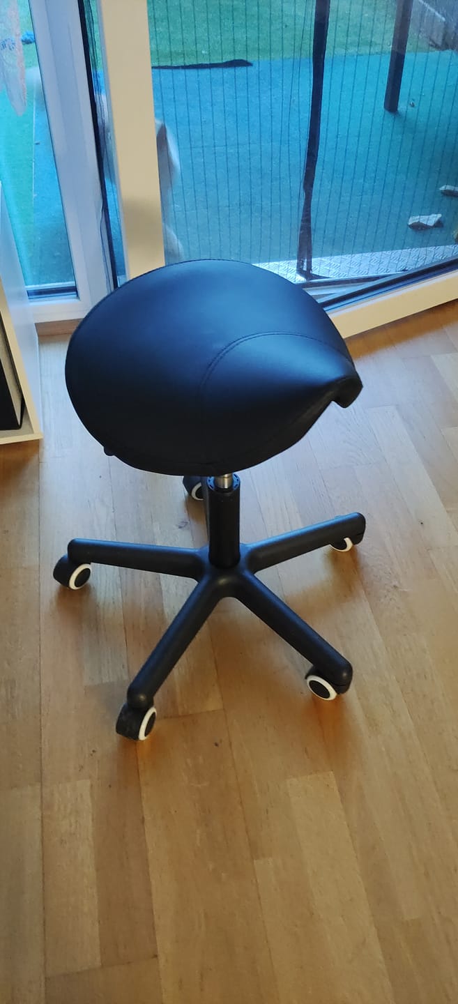 Customer photo review of Rollhocker Lumo Schwarz