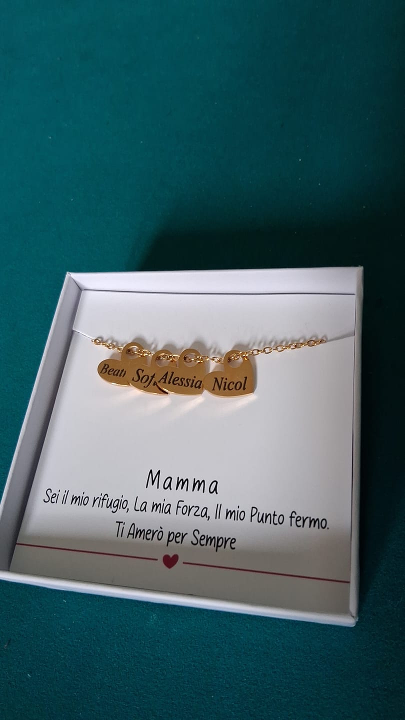 Customer photo review of Collana Cuoricini con Nomi Incisi ✦ Cuori di Mamma